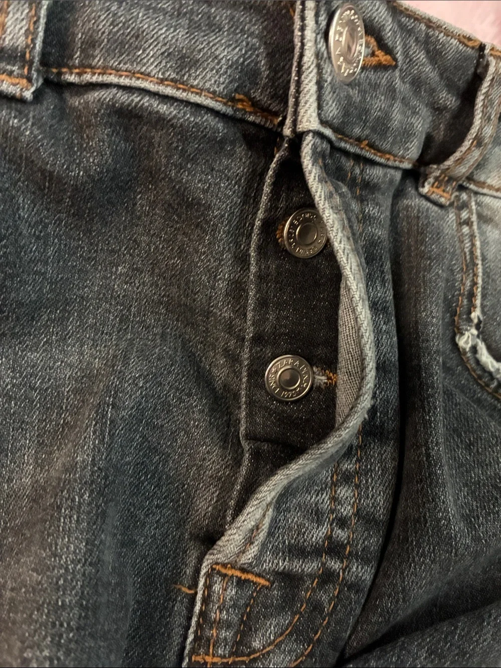 Zara Men’s Distressed Gray Wash Slim Jeans